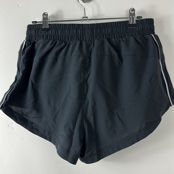 Fabletics Black Full Speed Mid-Rise Run Short Small NWT - Picture 9 of 12